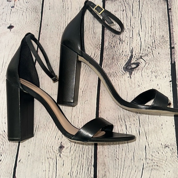 Aldo Peep Toed Ankle Strapped Block Heels - Picture 14 of 14